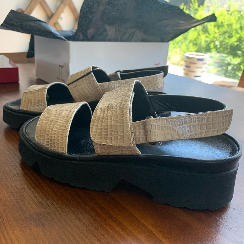Thierry Rabotin Barton NWT Cream Crocodile Sandals